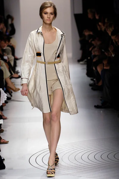 Look 17